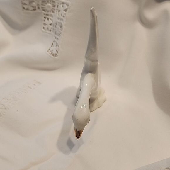 Vintage Porcelain Figurine Gold Accent - Picture 4 of 5